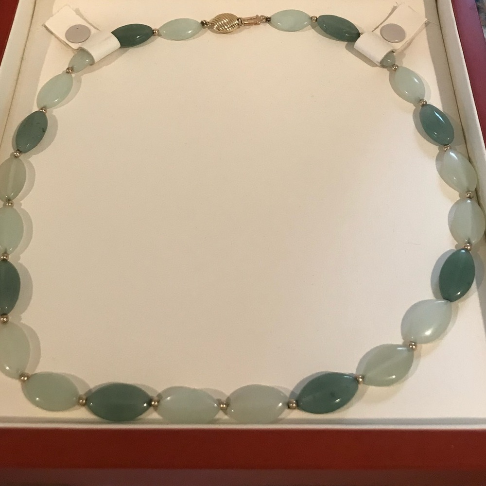 14k gold jade Elegant light Green Beaded Necklace